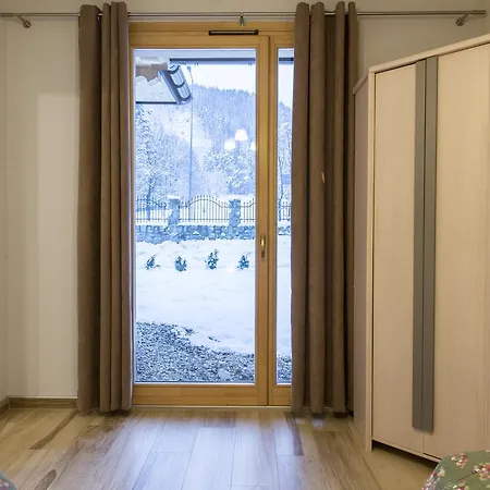 Apartment Udanypobyt Przy Dolinach E I F *