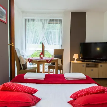 Apartment Udanypobyt Przy Dolinach E I F *