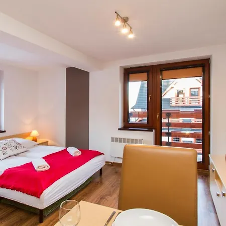 Apartment Udanypobyt Przy Dolinach E I F *