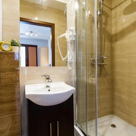 Apartment Udanypobyt Przy Dolinach E I F *