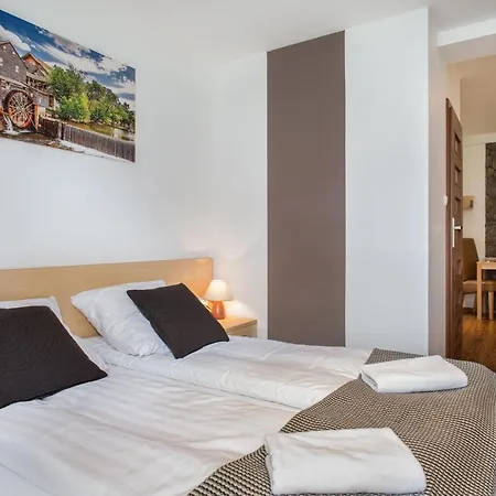 Apartment Udanypobyt Przy Dolinach E I F *