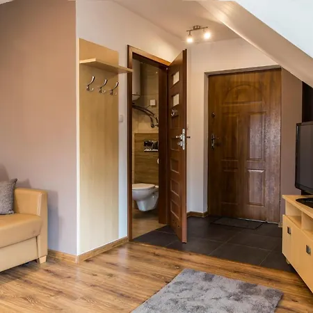 Apartment Udanypobyt Przy Dolinach E I F *