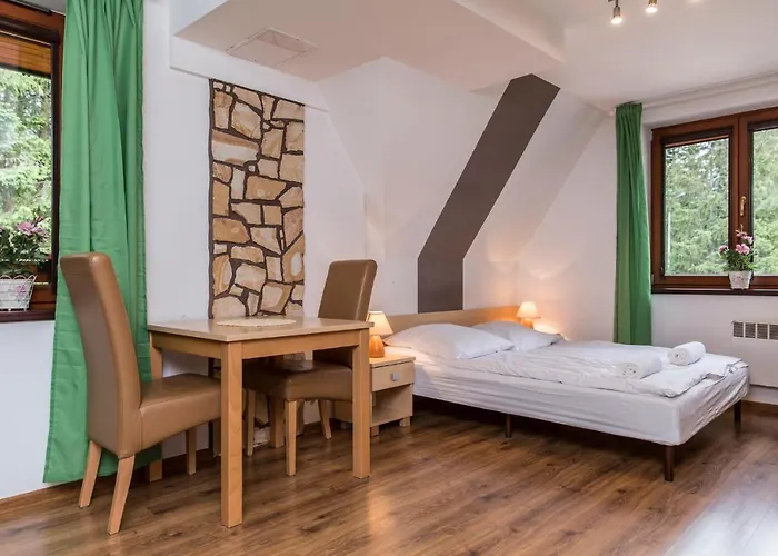 Udanypobyt Przy Dolinach E I F * كوشتيليسكا